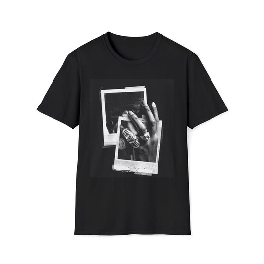 Minimalist Polaroid Photo Unisex T-Shirt - Vintage Style Shirt, Casual Wear, Photography Lover Gift, Everyday Fashion, Unique Graphic Tee