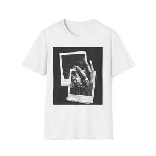Minimalist Polaroid Photo Unisex T-Shirt - Vintage Style Shirt, Casual Wear, Photography Lover Gift, Everyday Fashion, Unique Graphic Tee