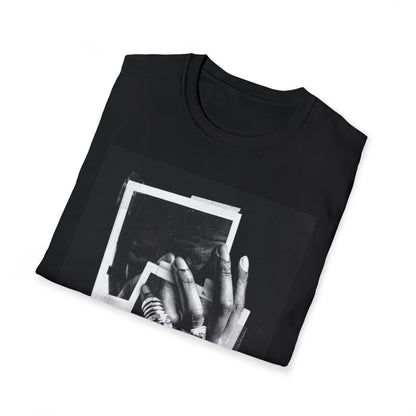 Minimalist Polaroid Photo Unisex T-Shirt - Vintage Style Shirt, Casual Wear, Photography Lover Gift, Everyday Fashion, Unique Graphic Tee